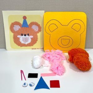 لوحة حياكة صوف الدب المهرج