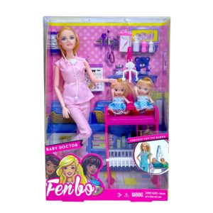 دمية طبيبة الاطفال