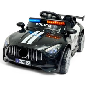 سيارة يقودها الطفل