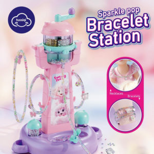 صانعة الأساور